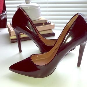 Black patent leather stilettos!!